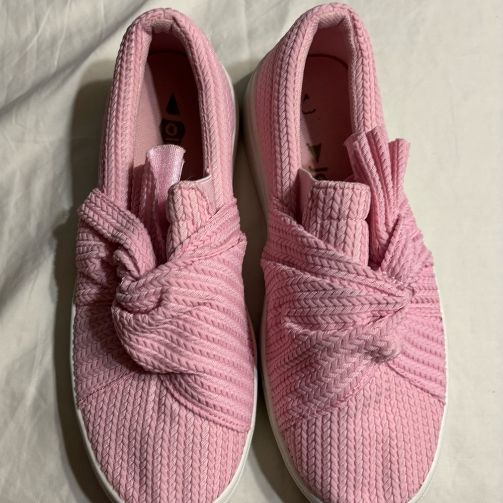 SHEIN Pink Knotted Sneakers